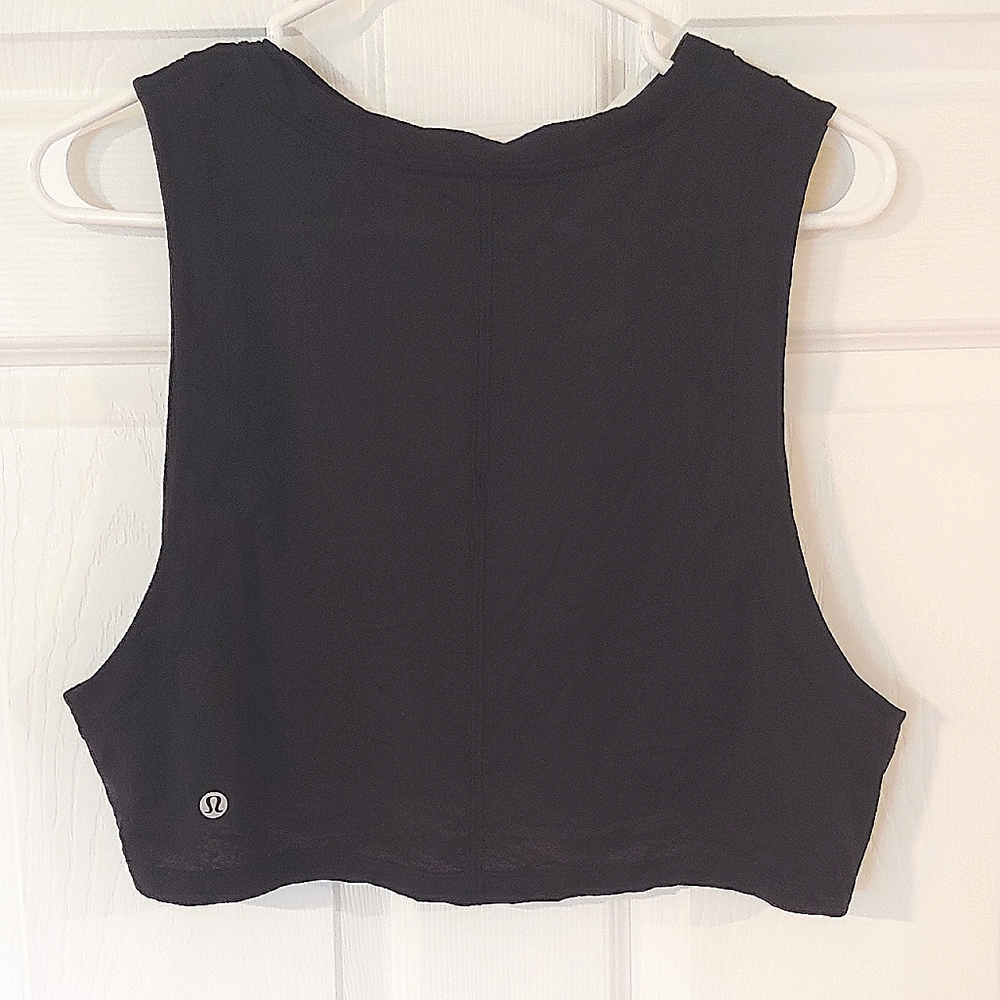 Lululemon crop tank sz 8